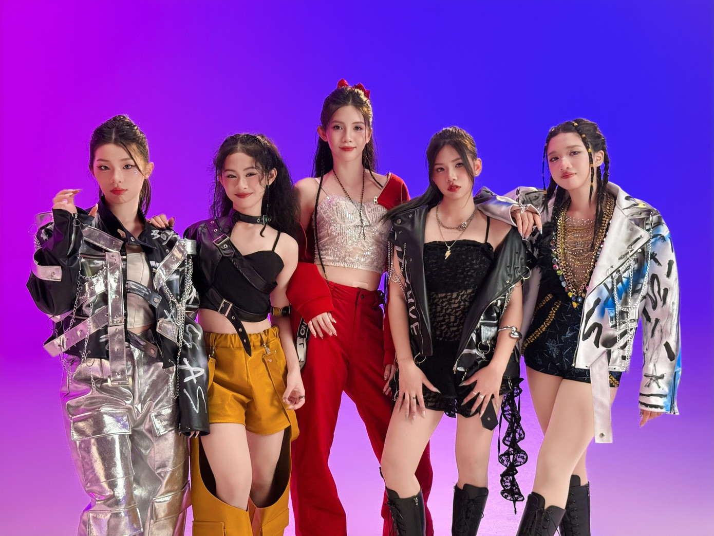 Nhóm nhạc nữ mới ra mắt V.STAR.-2332-1