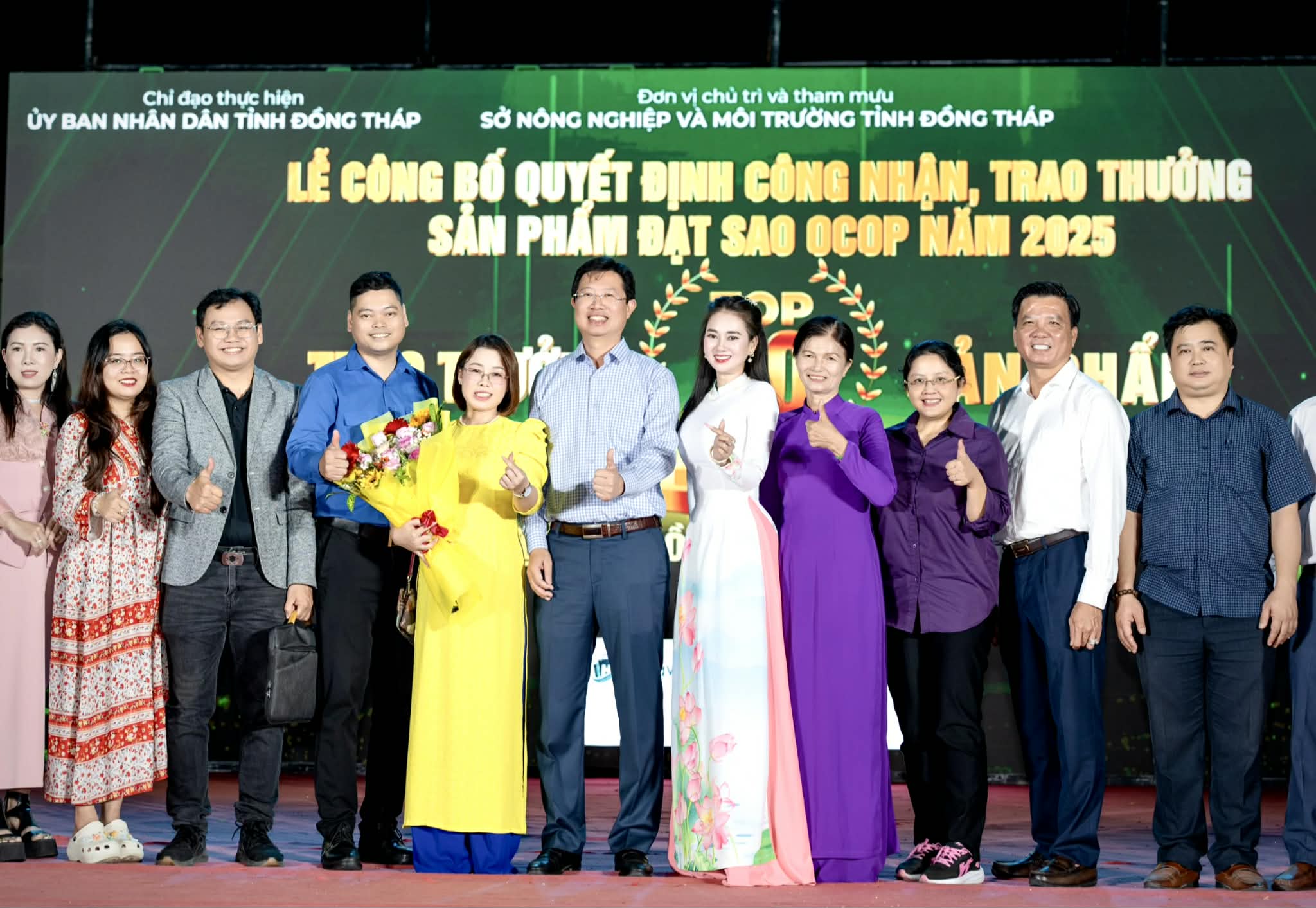 Phó Chủ Tịch Nguyễn Như Thủy Tiên vinh dự nhận bằng OCOP 2025-2501-1