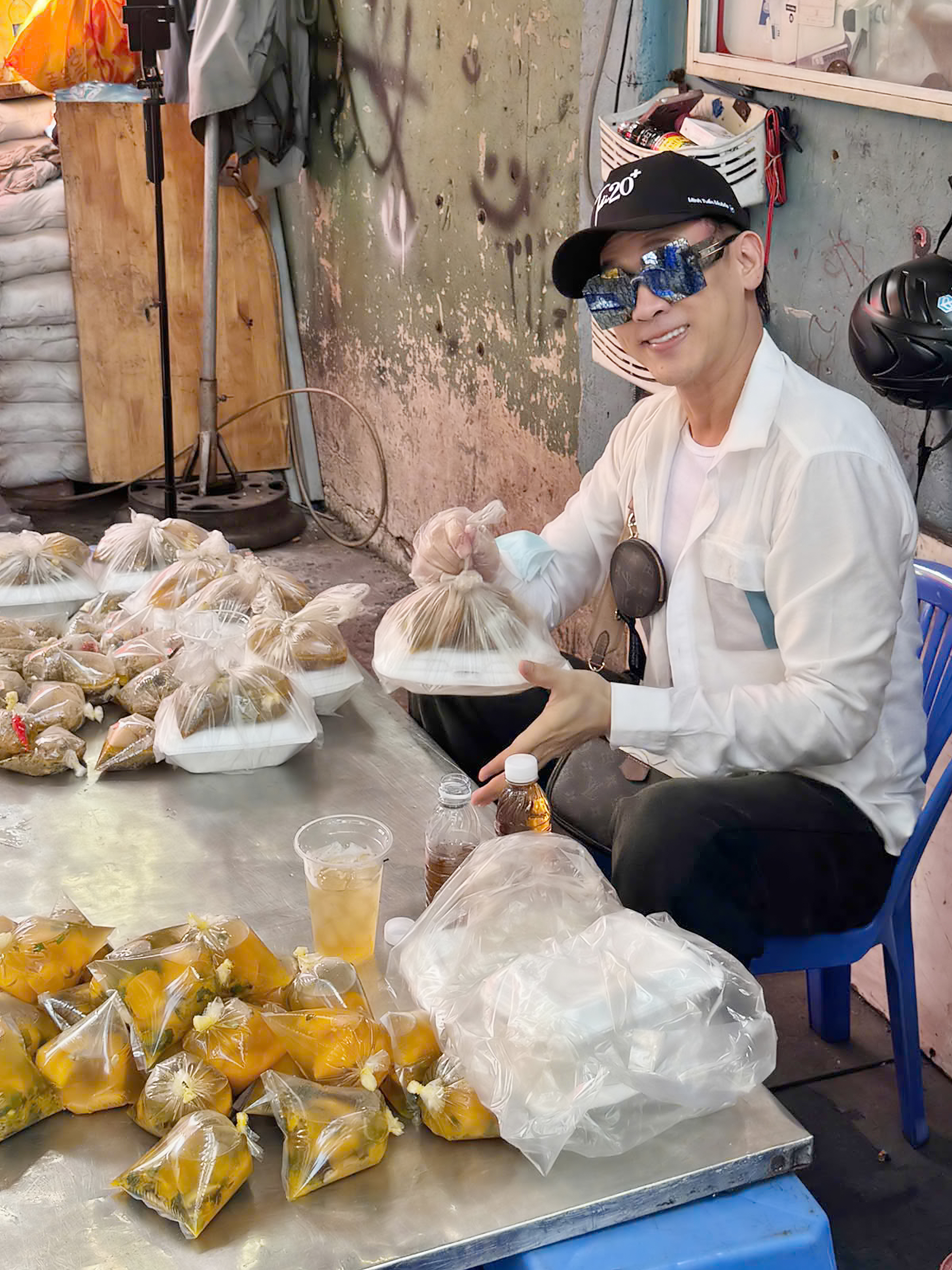 Ca sĩ Nguyên Vũ làm điều tuyệt vời trong ngày sinh nhật-2018-1