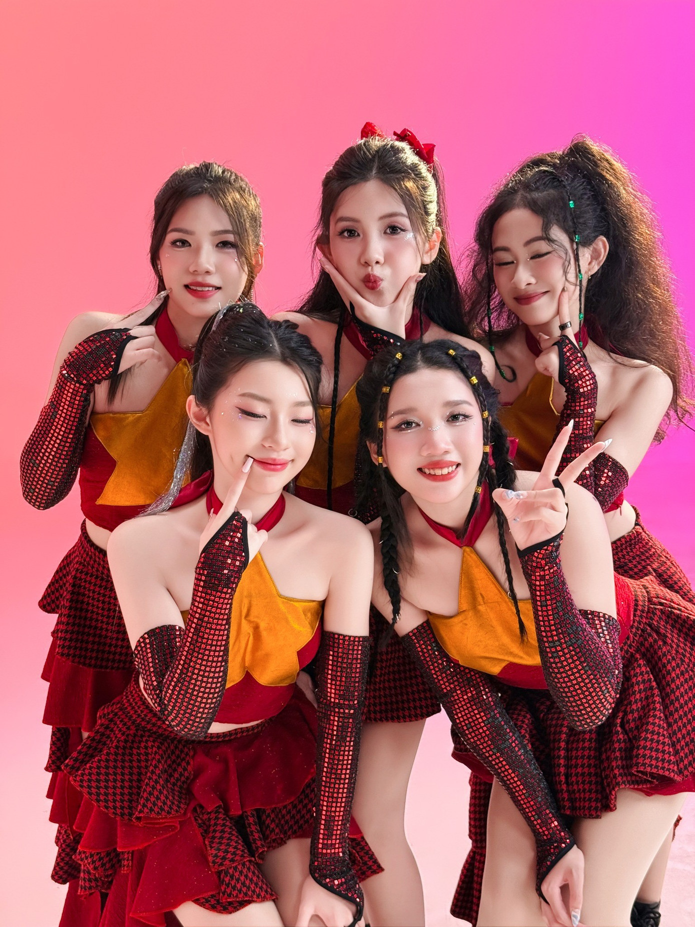 Nhóm nhạc nữ mới ra mắt V.STAR.-2332-1