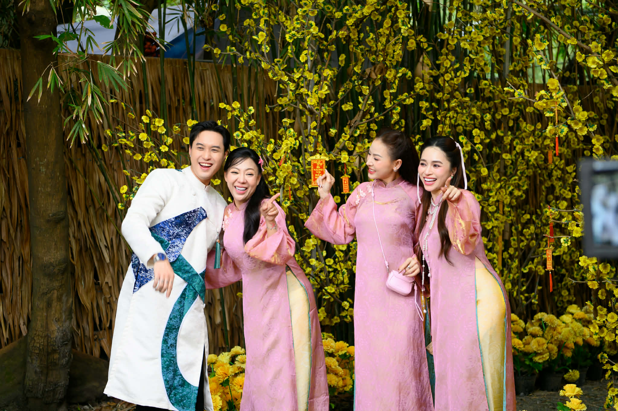 Nhóm Nhật Nguyệt cùng Rapper Minh Hy ra mắt MV Tết-2750-1