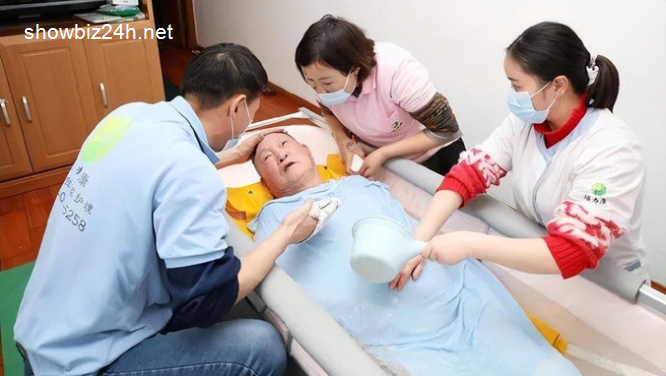 Người phụ nữ làm việc nhạy cảm nhưng khiến nhiều người xúc động-268-1