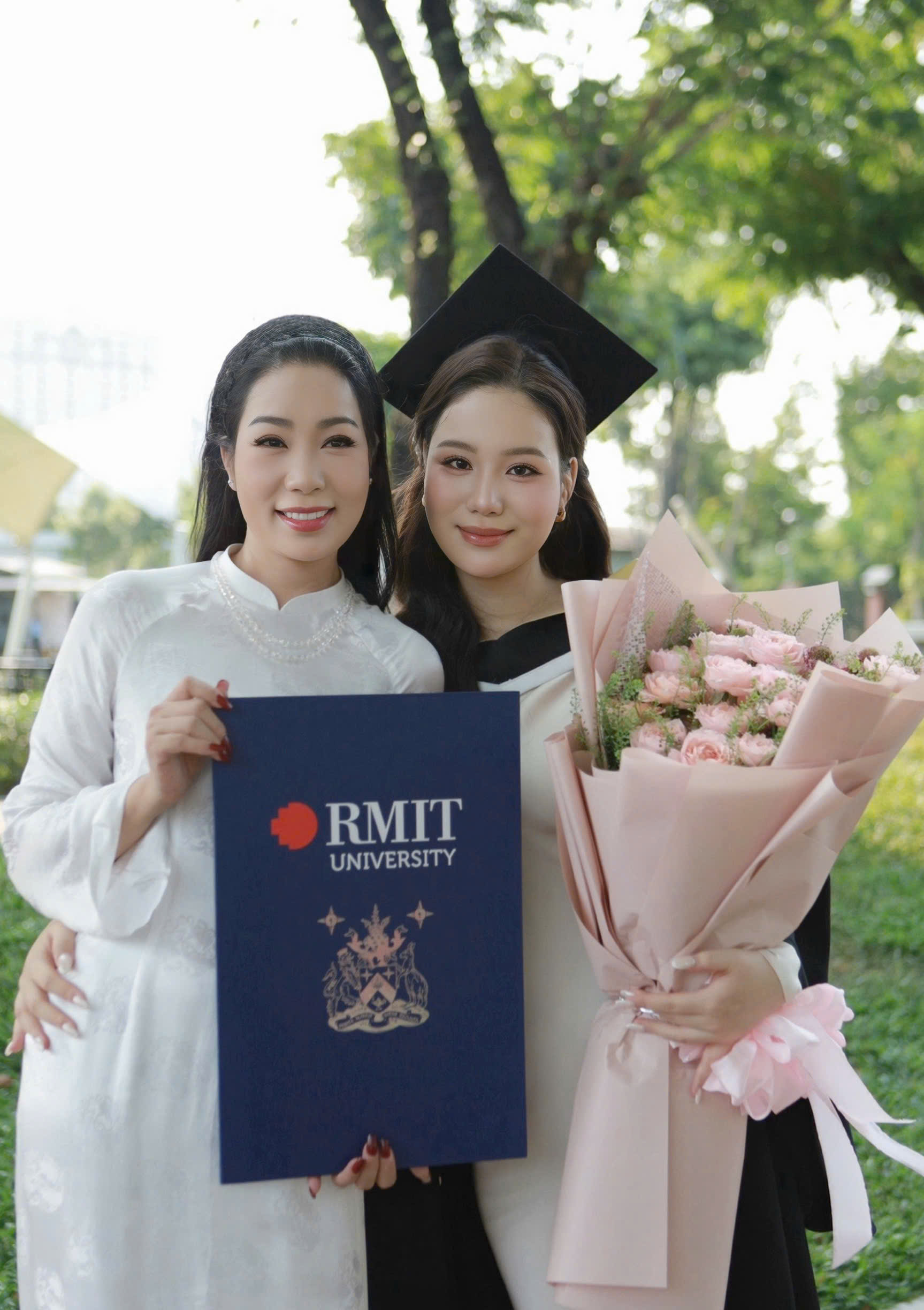 Võ Trịnh Khánh Ngân nhan sắc khó cưỡng ngày nhận bằng Tốt nghiệp-3146-2