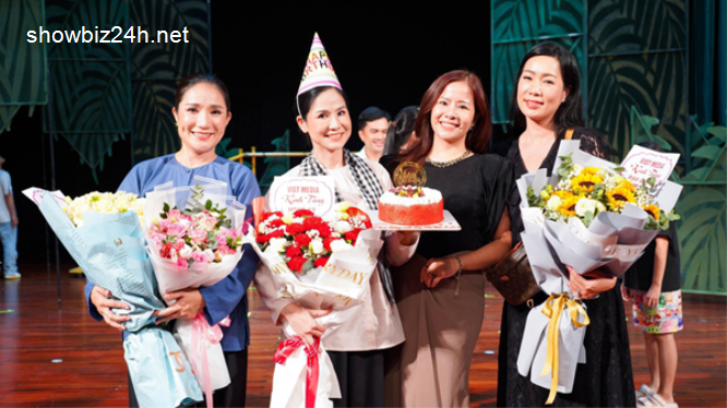 Đạo diễn NSND Trịnh Kim Chi đạt 5 giải thưởng lớn với vở kịch 