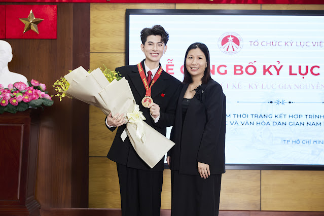 NTK Nguyễn Minh Công nhận kỷ lục Việt Nam với triển lãm “Miệt Cù Lao”-2470-1