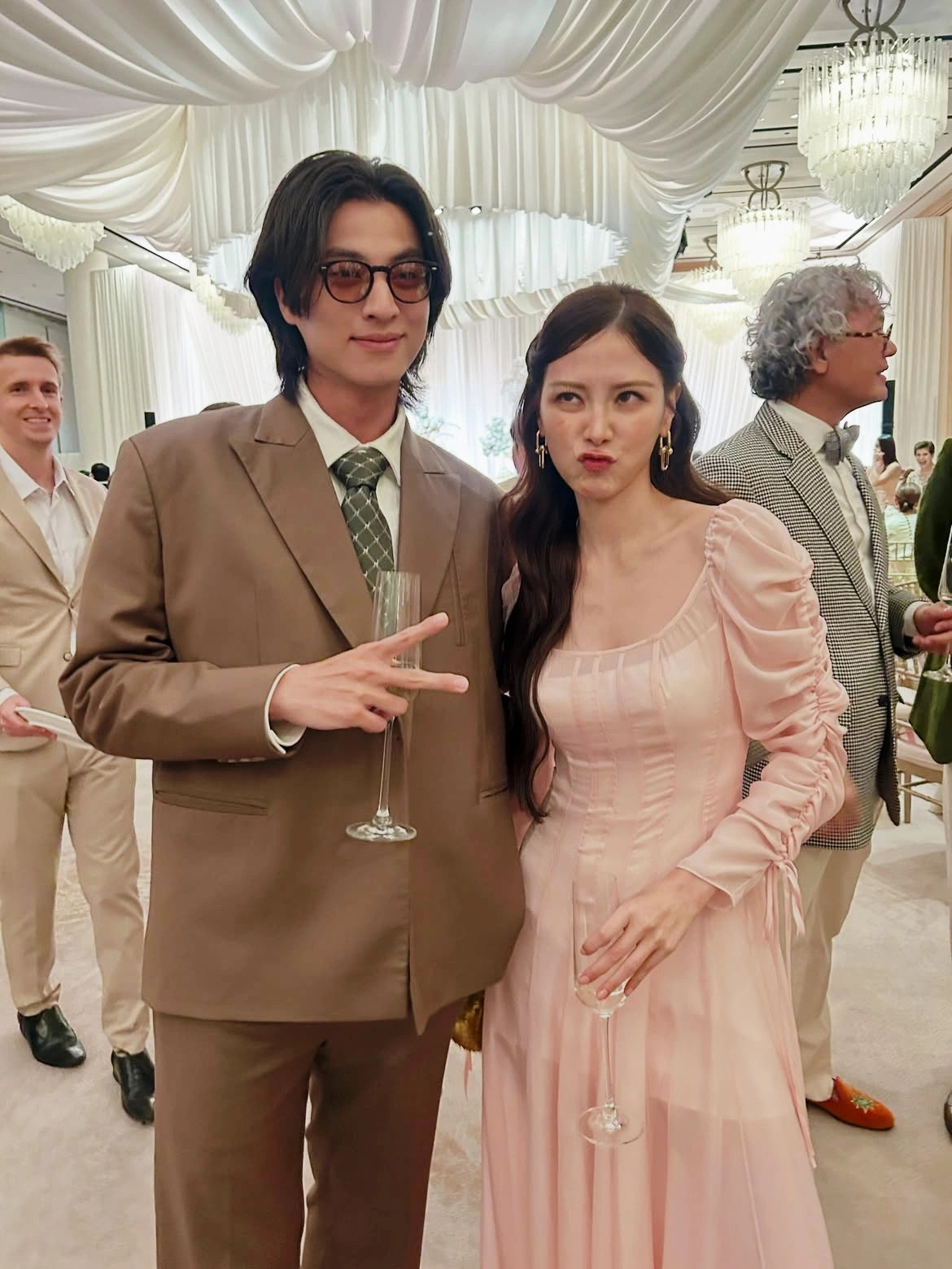 Nadech Kugimiya và Yaya Urassaya tổ chức tiệc cưới-4703-1