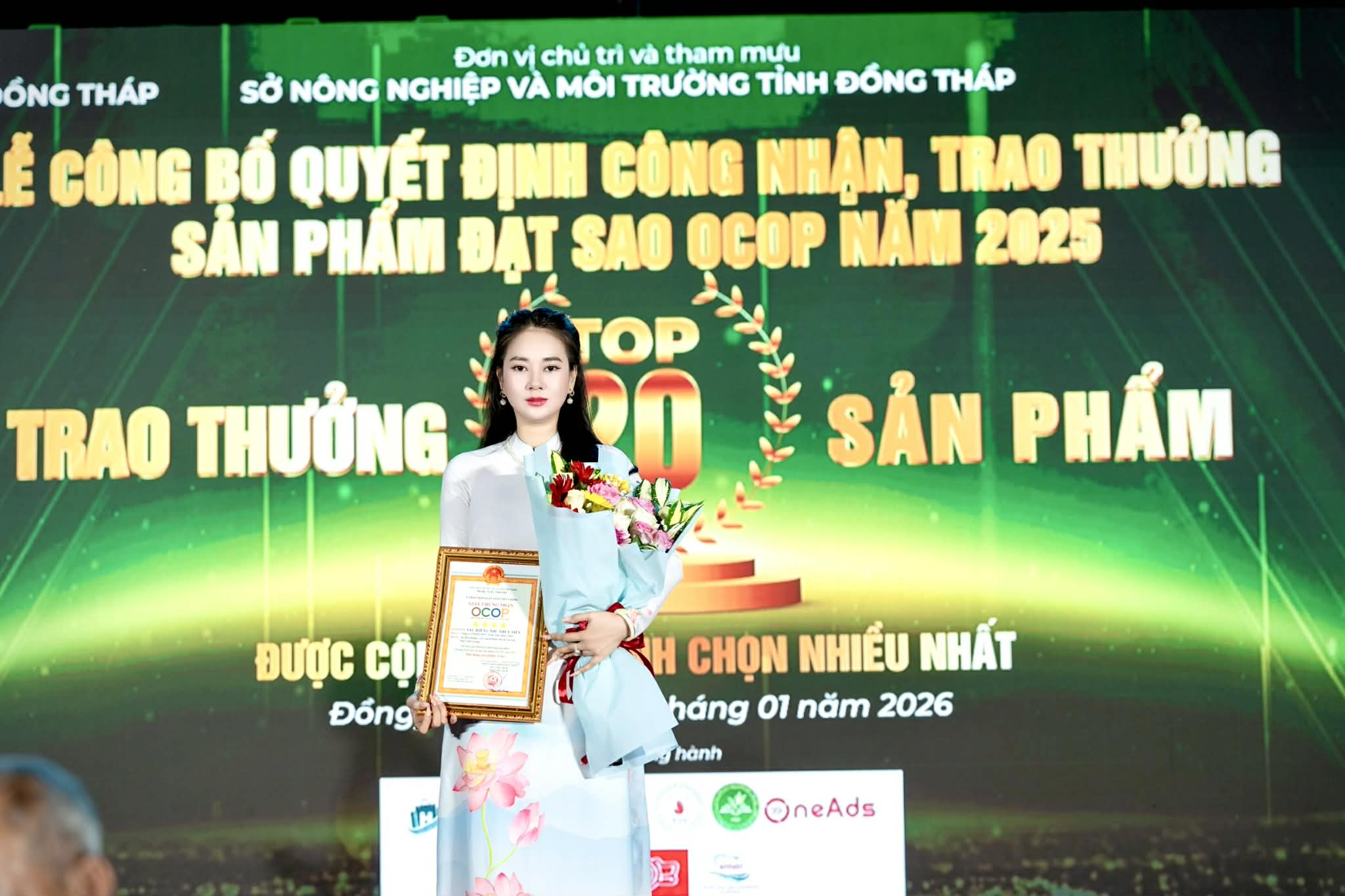 Phó Chủ Tịch Nguyễn Như Thủy Tiên vinh dự nhận bằng OCOP 2025-2501-3