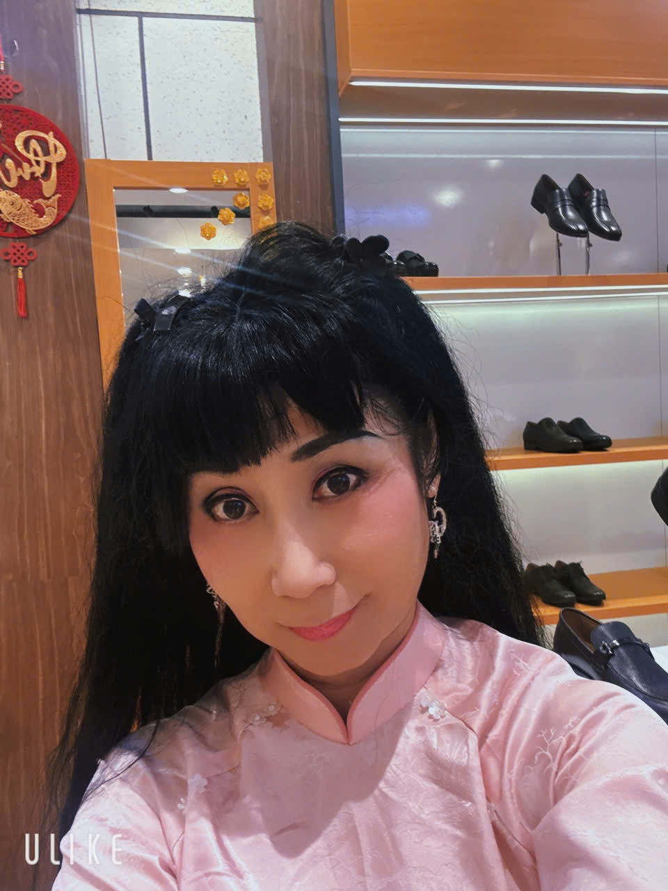 Nghệ sĩ Uyên Thảo nền nã với áo dài du xuân cùng gia đình-2766-2