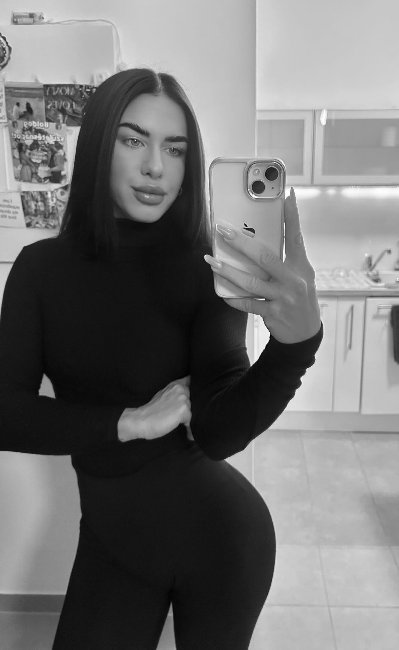 Nữ người mẫu Dolli Molnárová 29 tuổi tử vong-2591-1