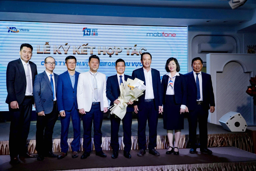 CEO Lê Phạm rạng rỡ trong cùng sự kiện kết nối MobiFone và VNeTrip-2248-1