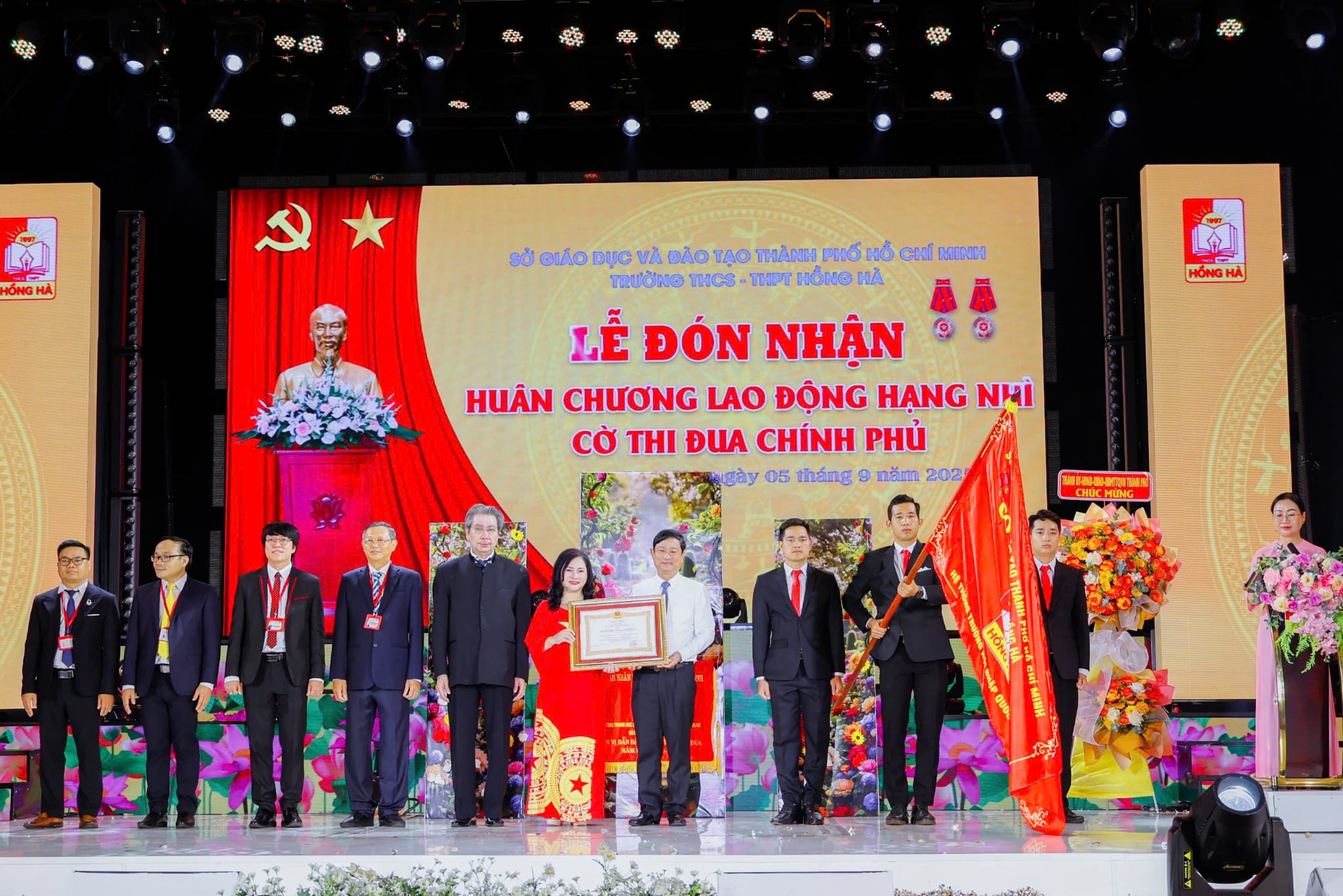 Hồng Hà – Khai giảng vinh dự, tự hào nhân đôi-2115-1