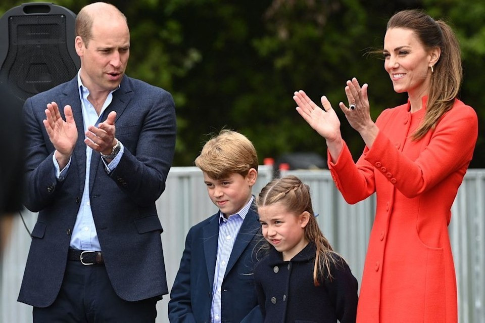 Thân vương William và Kate từng chia sẻ không để các con sử dụng điện thoại.-2232-2