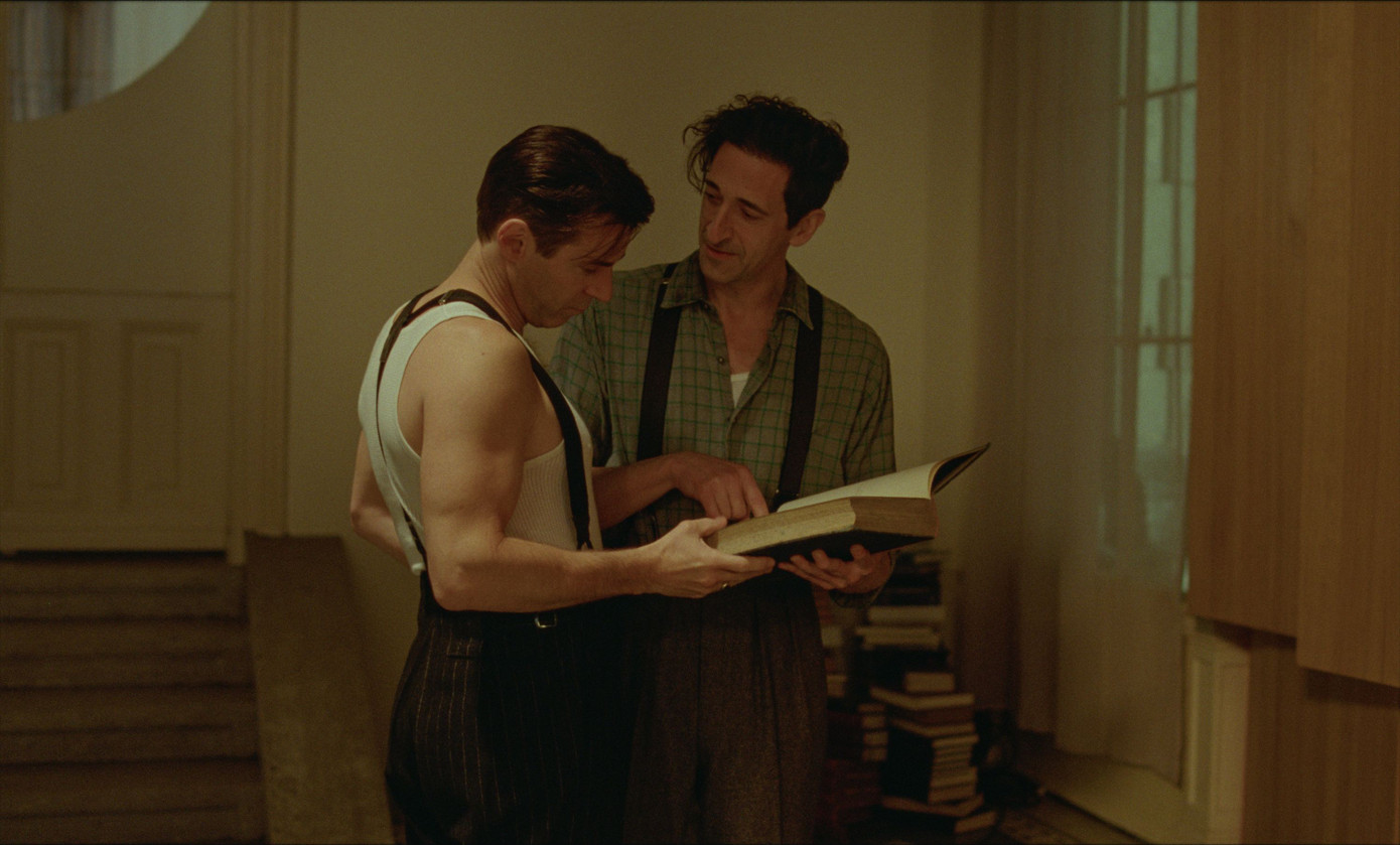 Mưa đỏ của Việt Nam cạnh tranh với hơn 80 đối thủ.-2266-1