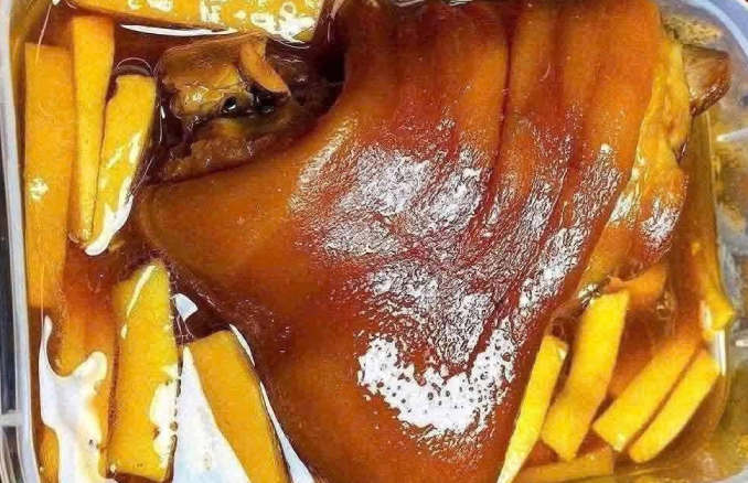 Thịt chân giò ngon nhưng nhiều mỡ bổ dưỡng nhưngi nên tránh-2964-1