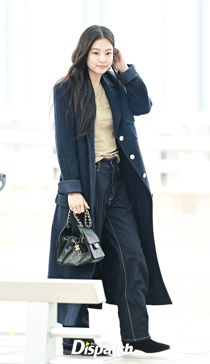 Fan đổ xô về sân bay để đón hoặc tiễn sao Kpop.-2202-1