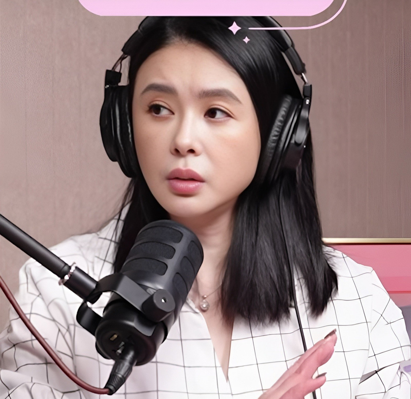 Tiêu Thục Thận chia sẻ về cuộc hôn nhân 8 năm với chồng kém 15 tuổi-2599-1