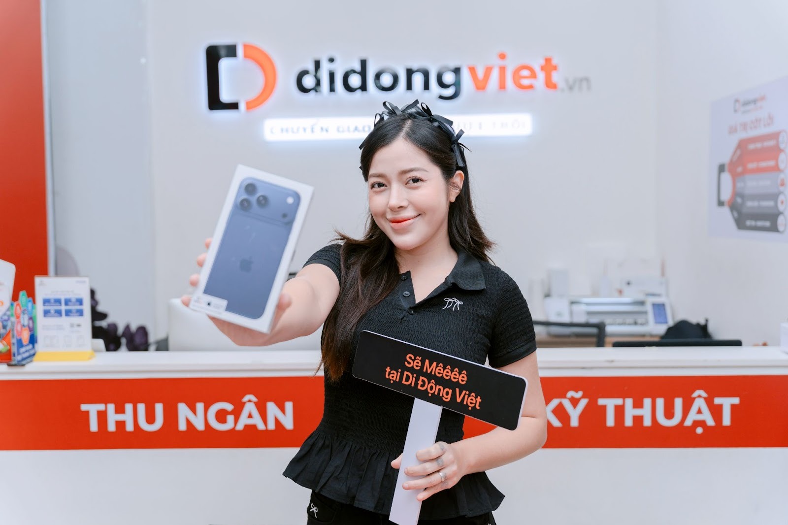 Di Động Việt quy tụ dàn TikToker đình đám mê trade-in iPhone 17 Pro Max-2262-1