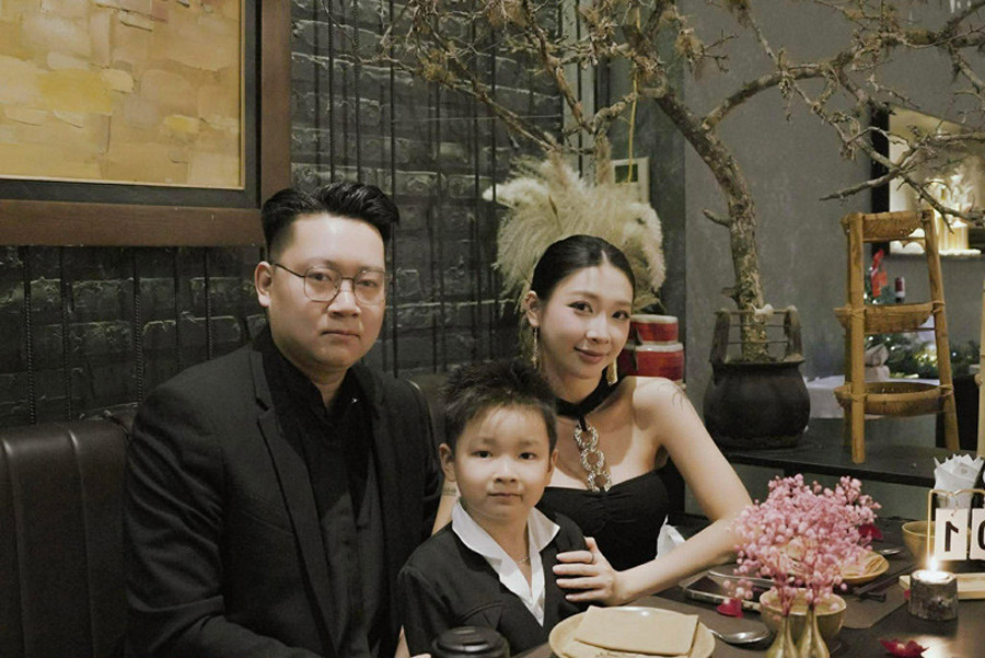 Bố mẹ chồng lái xe 9 tiếng về quệ ăn Tết cùng nhà đình anh xui-2800-1