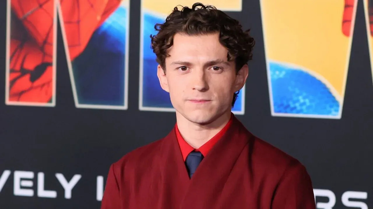 Tom Holland gây chú ý toàn cầu khi cùng vợ xuất hiện-4785-1