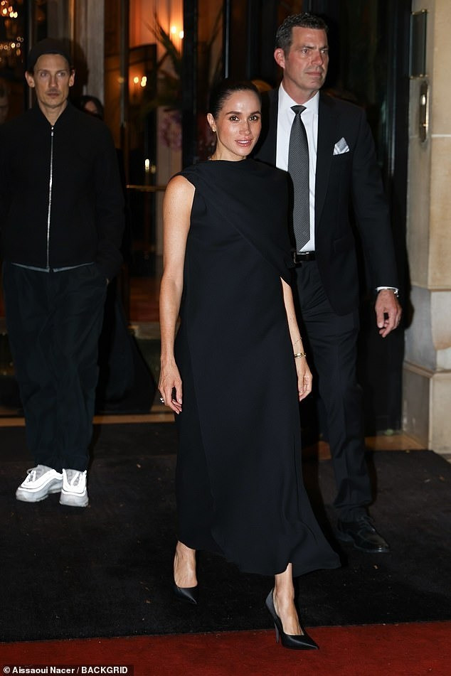 Meghan Markle lần đầu tham dự Tuần lễ thời trang Paris-2191-2