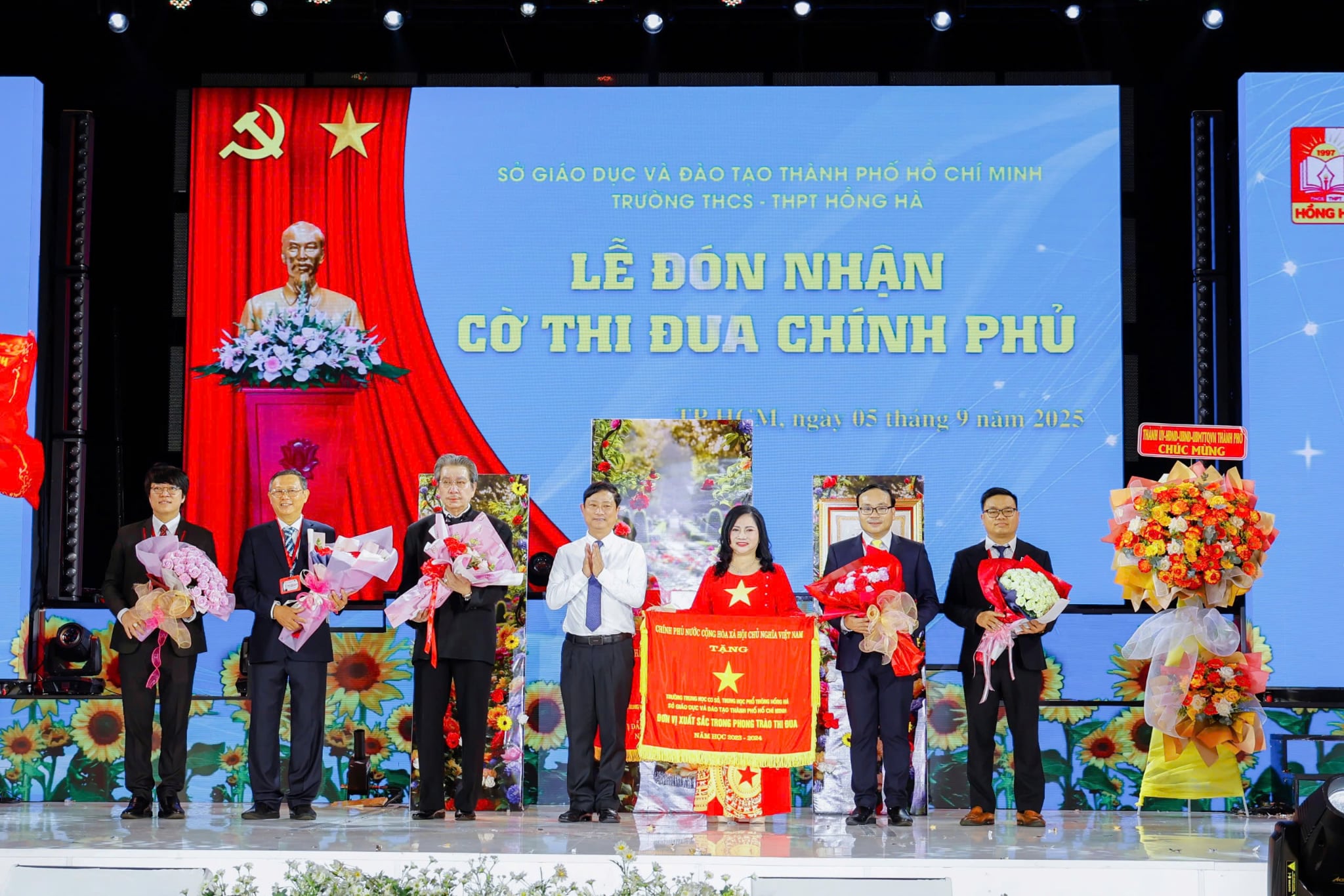 Hồng Hà – Khai giảng vinh dự, tự hào nhân đôi-2115-1