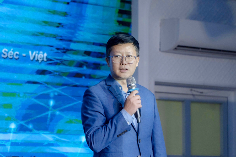 CEO Lê Phạm rạng rỡ trong cùng sự kiện kết nối MobiFone và VNeTrip-2248-1