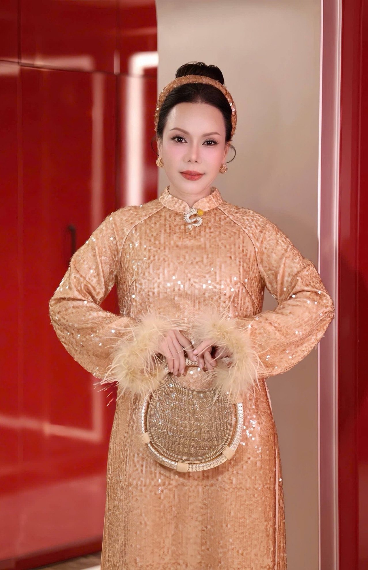 Nghệ sĩ Việt Hương nộp đơn tố giác-2678-1