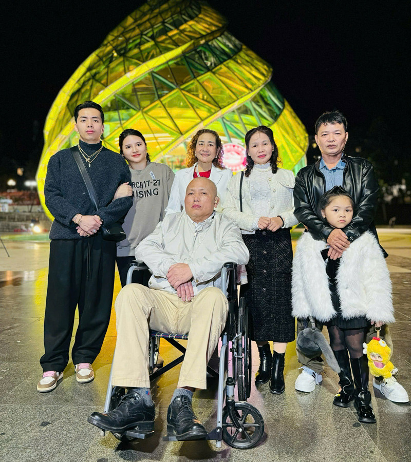 Thông gia tai biến sớm chiều sang chăm sóc-2571-1