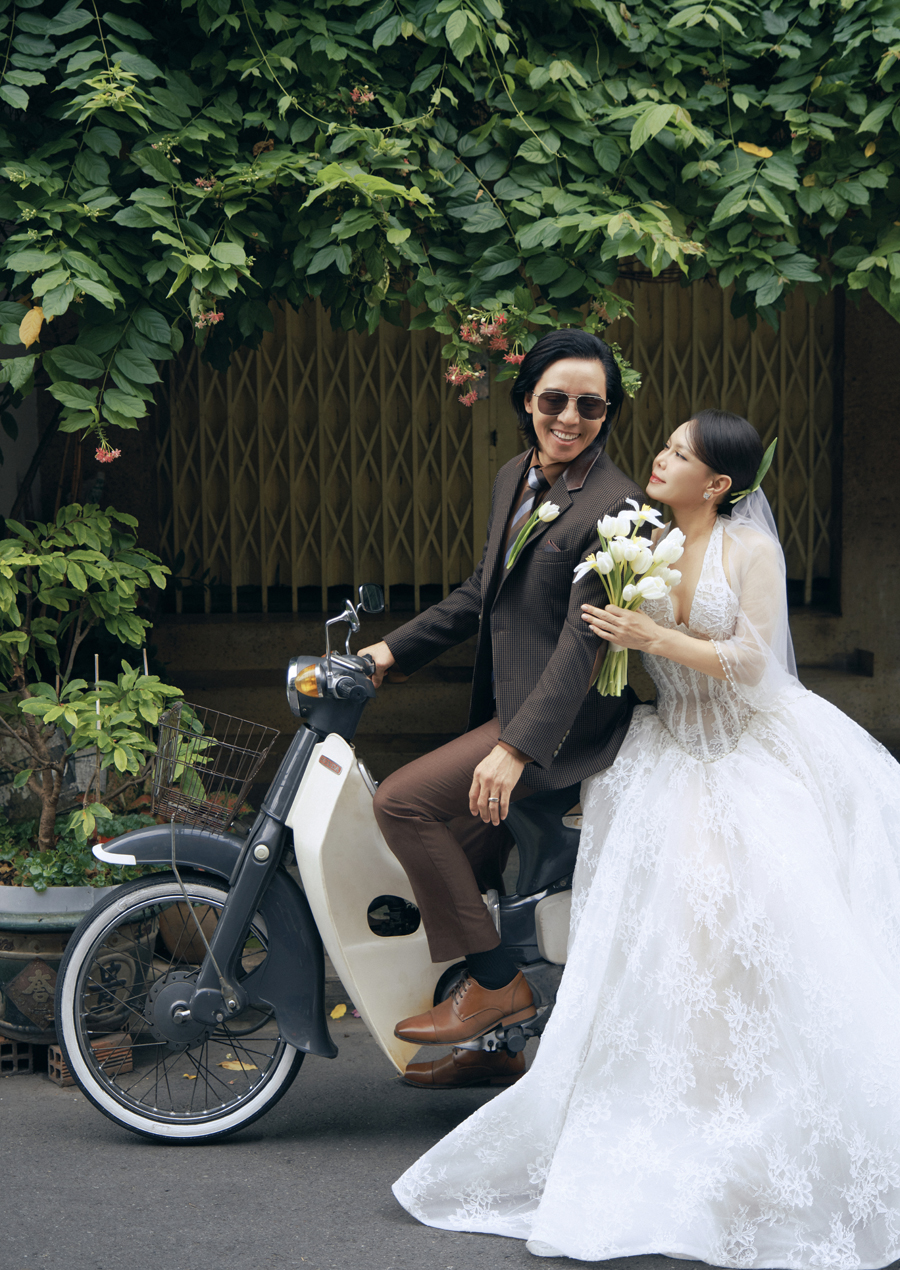 Vợ chồng Việt Hương - Hoài Phương khoe ảnh cưới 20 năm giản dị - đáng yêu-4659-1