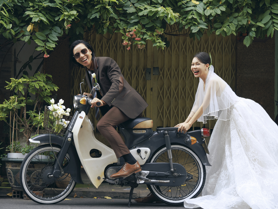 Vợ chồng Việt Hương - Hoài Phương khoe ảnh cưới 20 năm giản dị - đáng yêu-4659-2