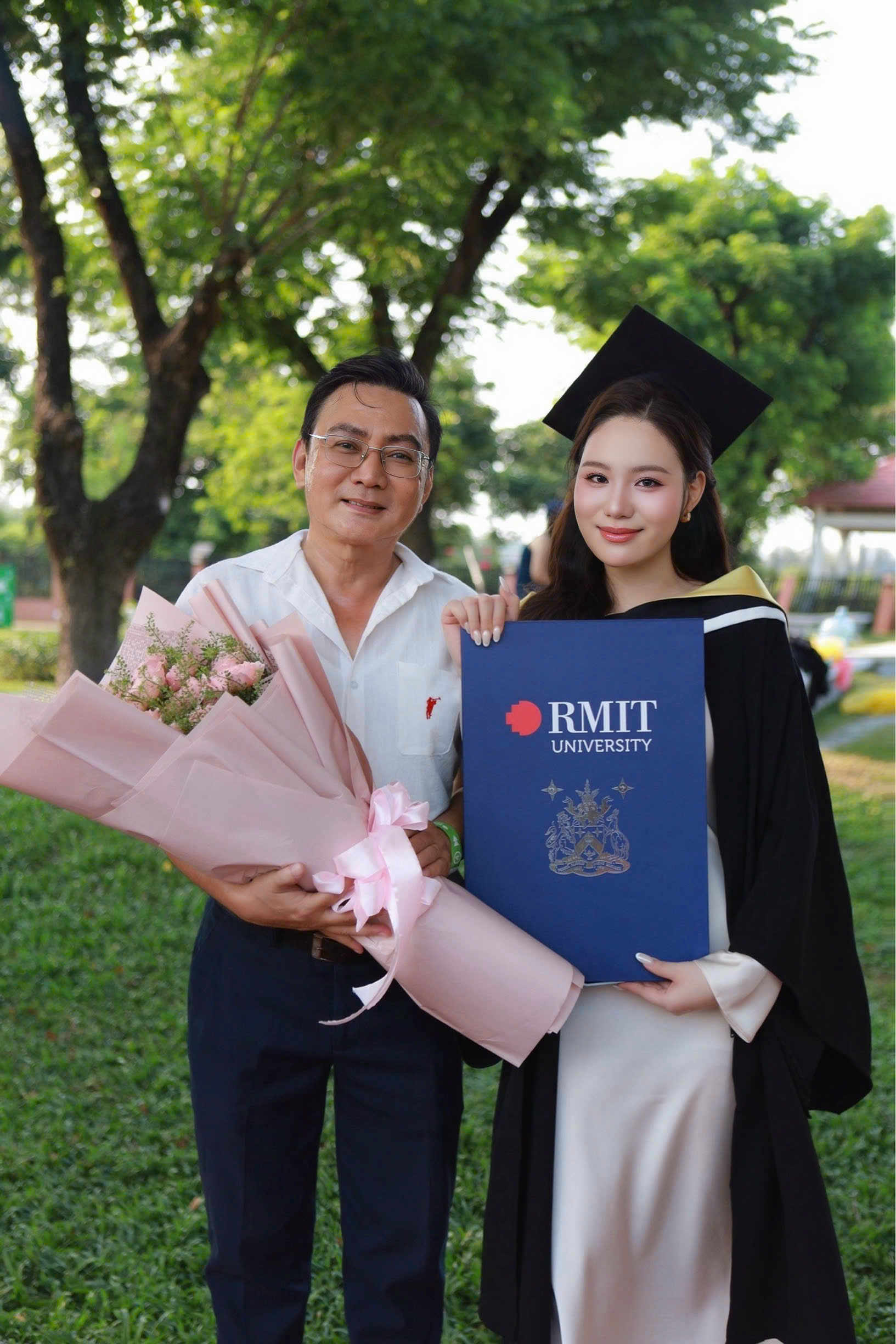 Võ Trịnh Khánh Ngân nhan sắc khó cưỡng ngày nhận bằng Tốt nghiệp-3146-2