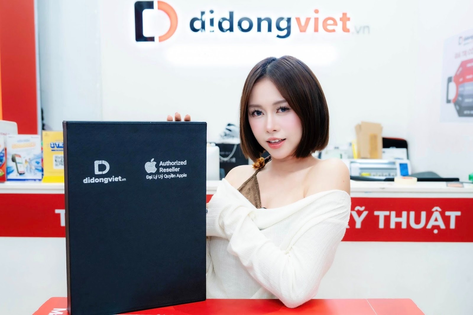 Di Động Việt quy tụ dàn TikToker đình đám mê trade-in iPhone 17 Pro Max-2262-1