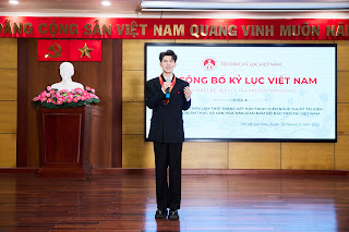 NTK Nguyễn Minh Công nhận kỷ lục Việt Nam với triển lãm “Miệt Cù Lao”-2470-1