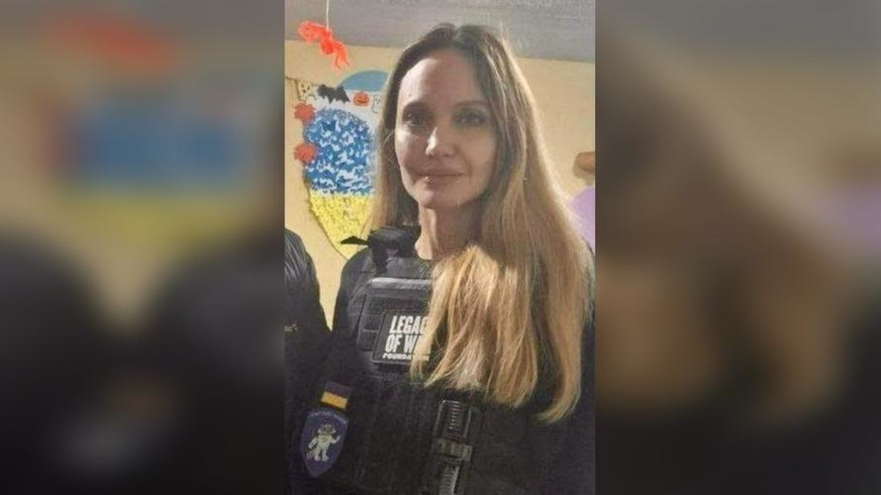 Angelina Jolie trong chuyến thăm mới nhất đến Ukraine.