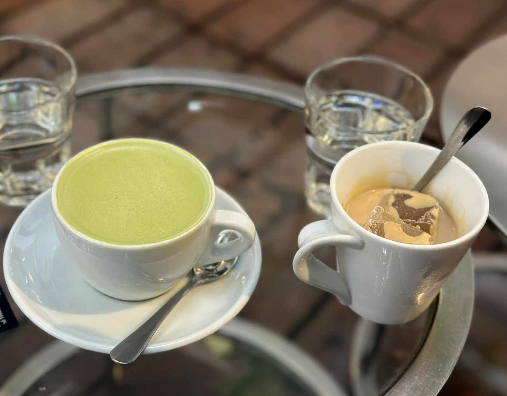 Bạn không nên uống trà, cà phê ngay sau khi ăn,