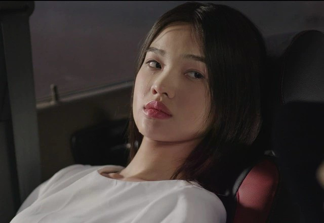 Bất ngờ ra quyết định ngừng chiếu Đồi hành xác: Tà thuyết đen trở lại