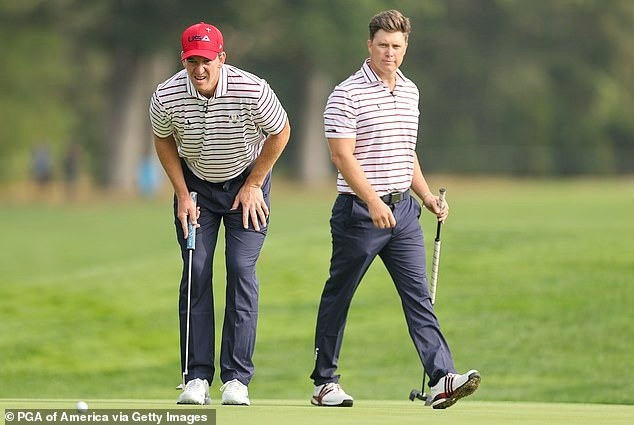 Brooklyn Beckham bị khán giả chê chơi golf tệ hại
