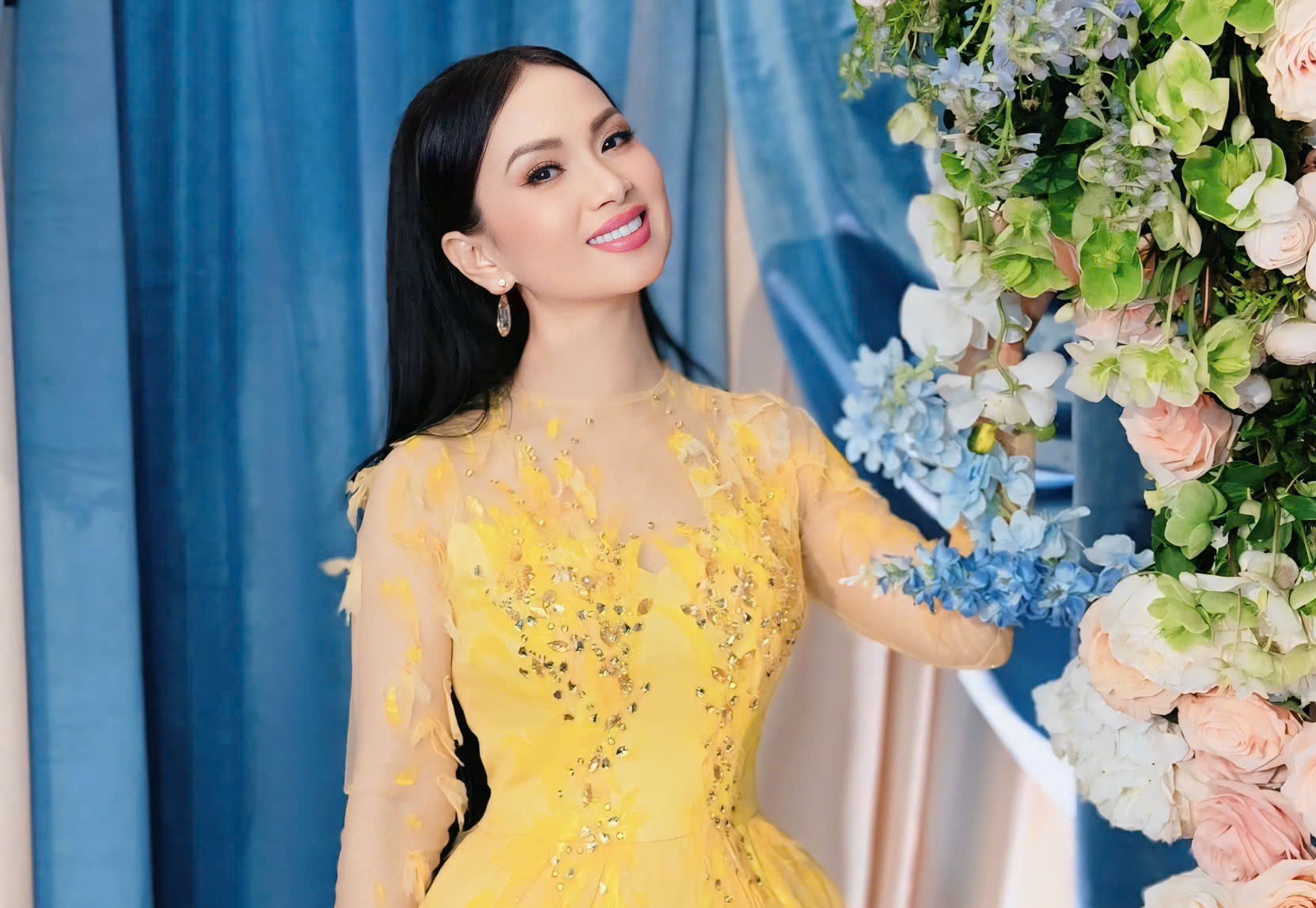 Ca sĩ Hà Phương chu đáo tổ chức kỷ niệm 60 năm ngày cưới bố mẹ chồng