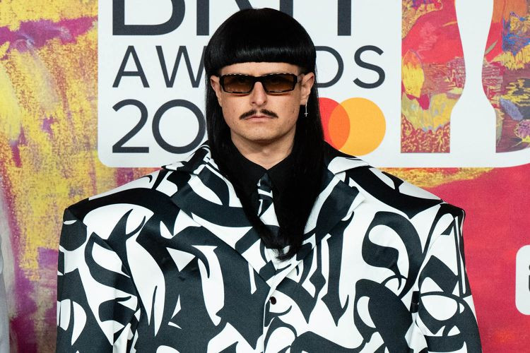 Ca sĩ Oliver Tree 33 tuổi qua đời thương tâm