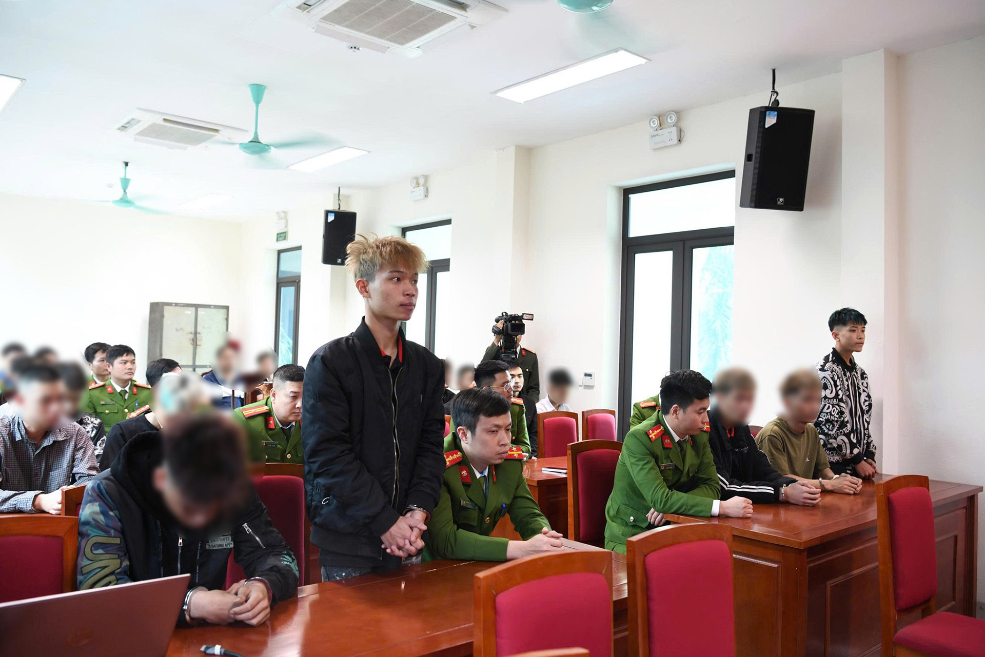 Các đối tượng liên quan vụ chém lìa cánh tay người đi đường