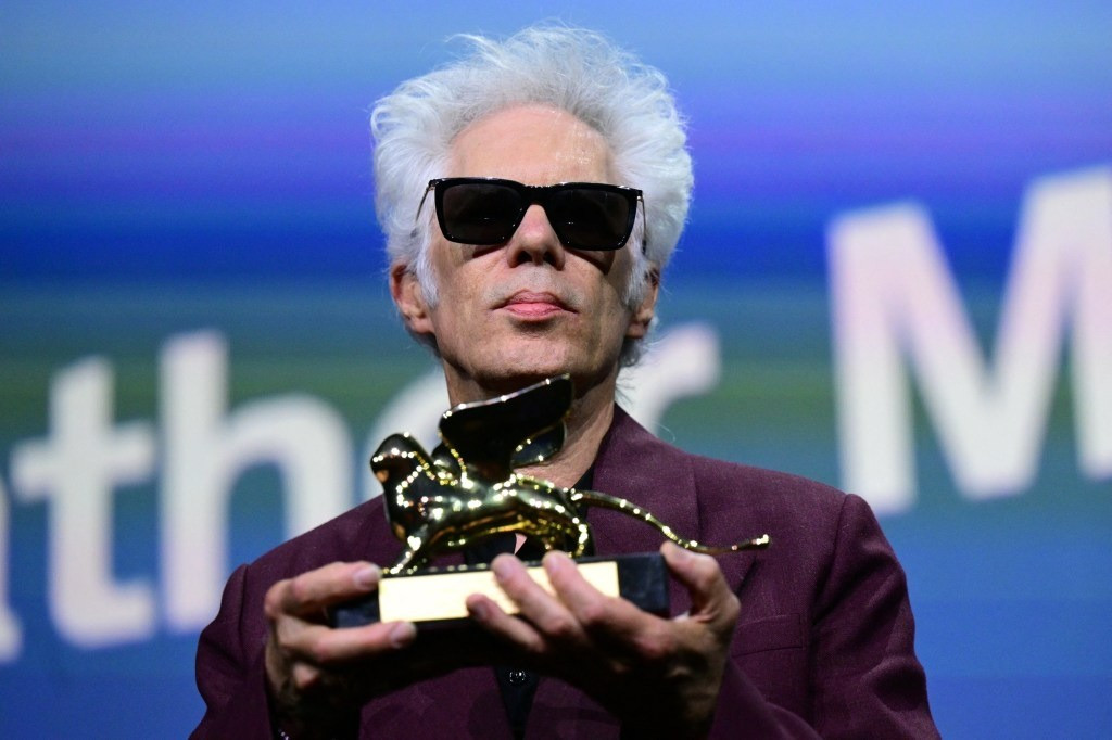 Đạo diễn Jim Jarmusch nhận giải Sư tử Vàng.