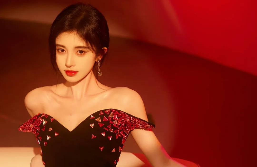 Diễn viên Cúc Tịnh Y. bị tố