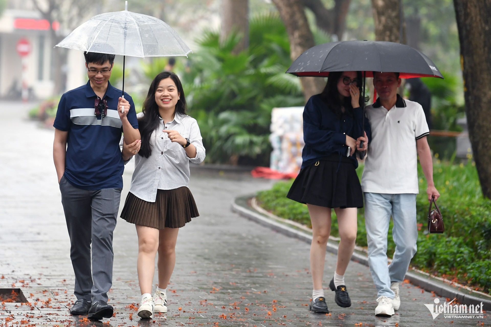 Dự báo thời tiết Hà Nội có mưa vài nơi.