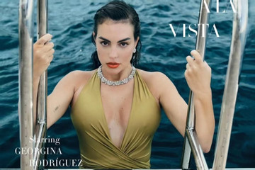 Georgina Rodriguez - siêu mẫu 32 tuổi gây sốt với loạt ảnh diện đồ bơi