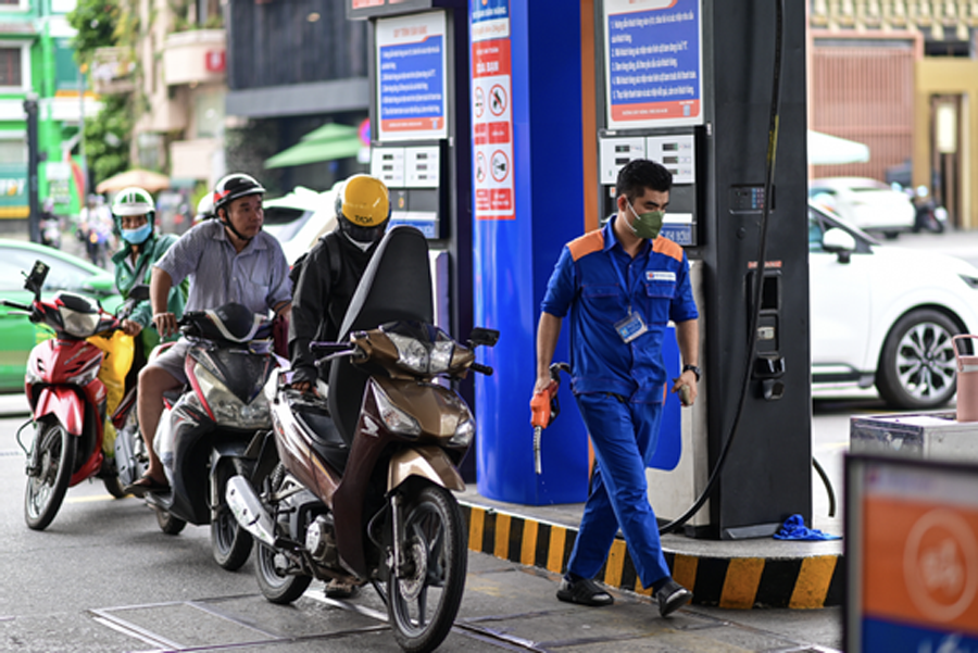 Giá xăng dầu giảm mạnh trong kỳ điều hành chiều 8/4.