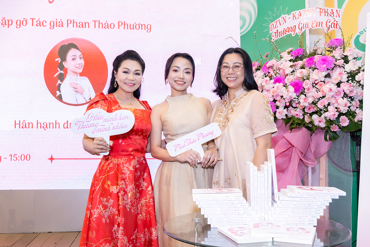 Hiểu mình hơn, thương mình nhiều - tác giả Phan Thảo Phương