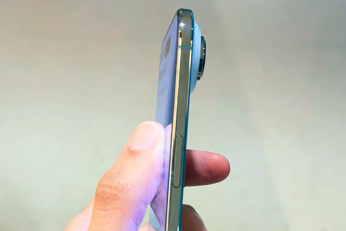 iPhone Air là chiếc iPhone mỏng nhất mà Apple từng sản xuất.