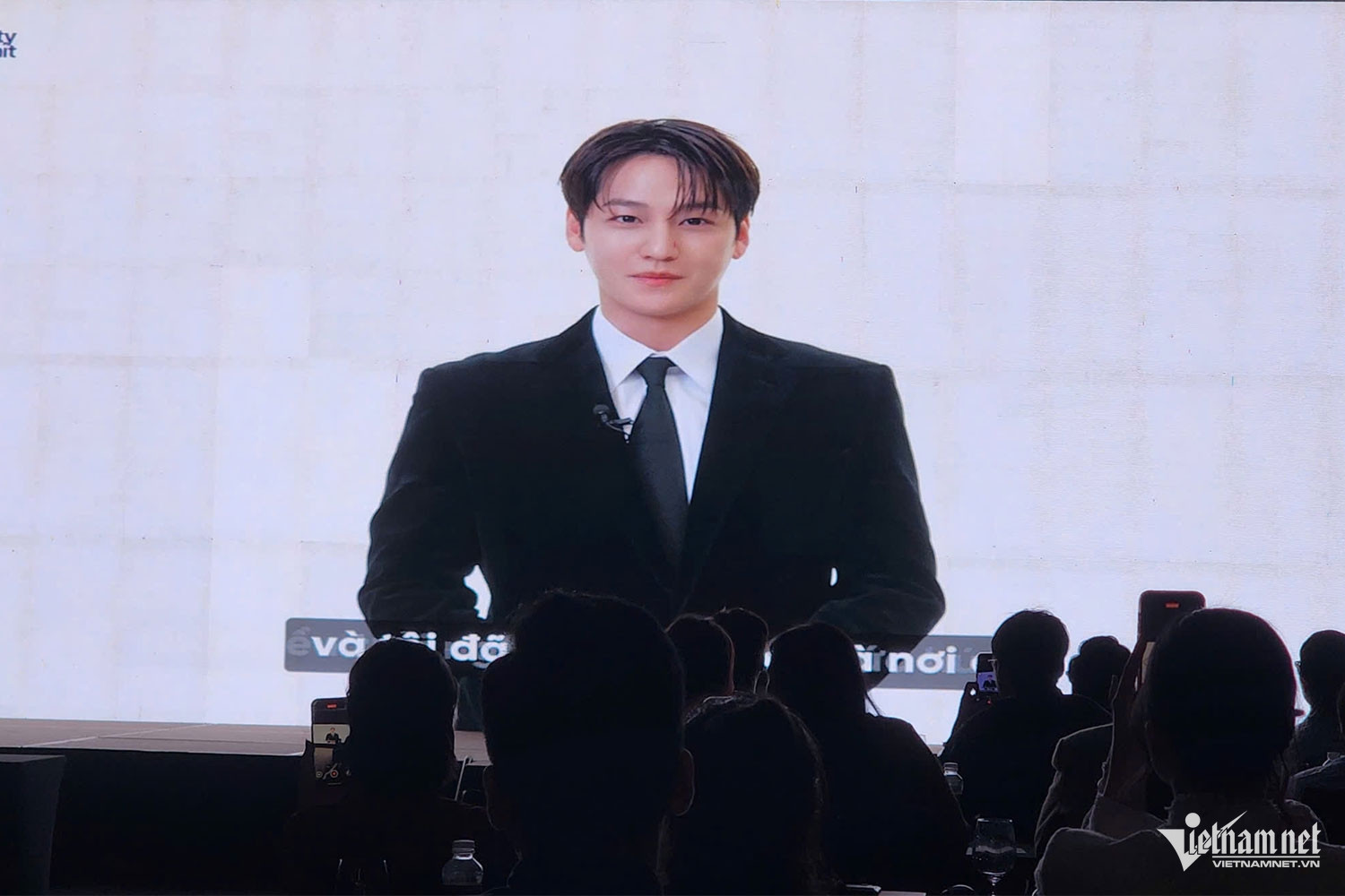 Kim Bum xác nhận tháng 6 đến Hà Nội