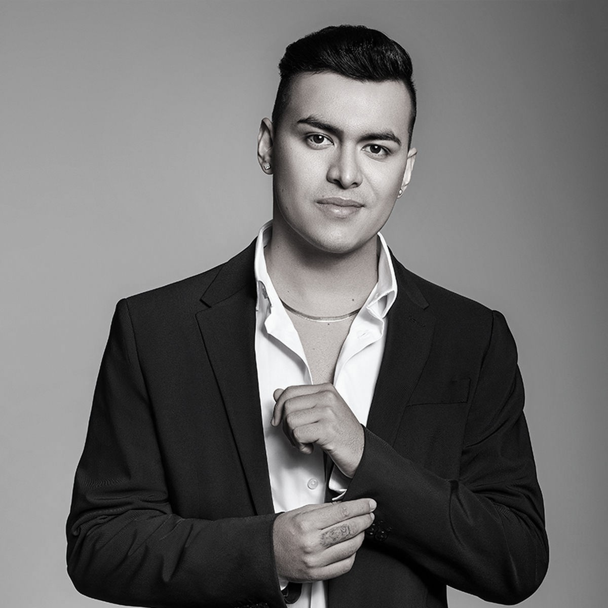 Nam ca sĩ kiêm nhạc sĩ Yeison Jiménez qua đời thương tâm