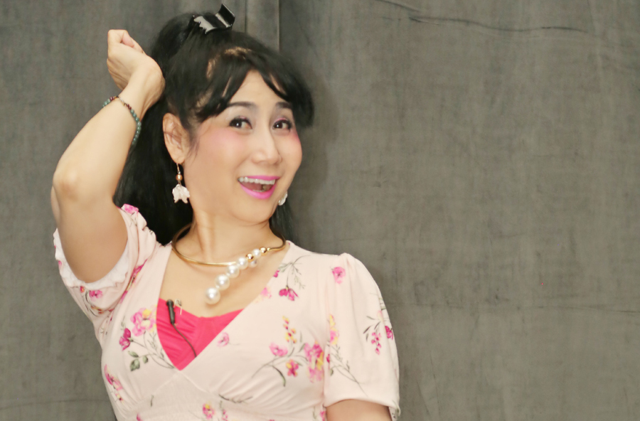 Nghệ sĩ Uyên Thảo tạo tiếng cười suốt 2 tiếng vở kịch Tương đối rối tương phùng